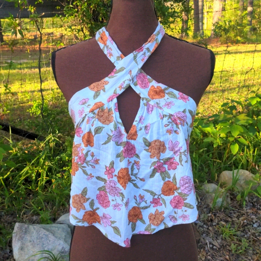 Endless Blu. Pink/Apricot/Rose Floral Print Spring-Twist Halter Crop Top…